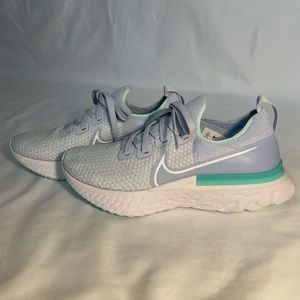 NWOT nike infinity react running shoes size 8.5